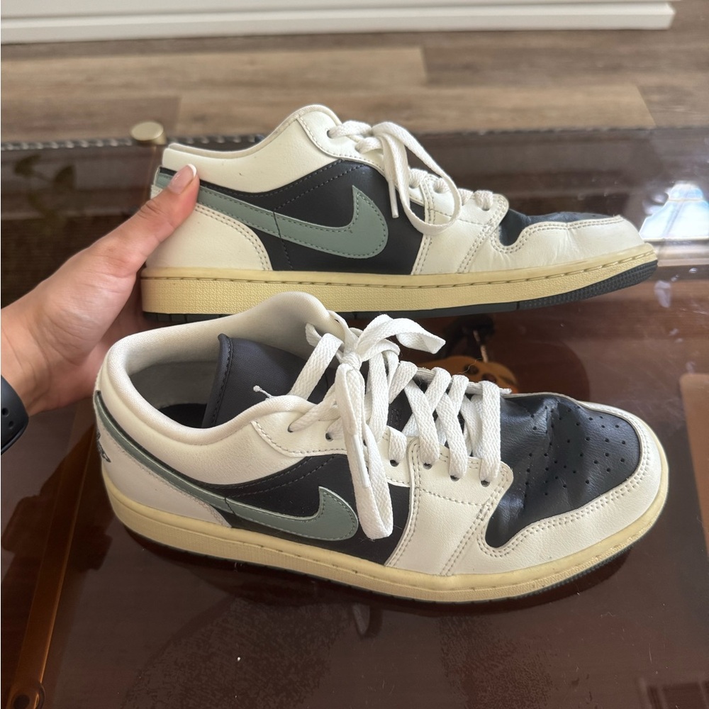 Jordan 1 Low - Jade Smoke